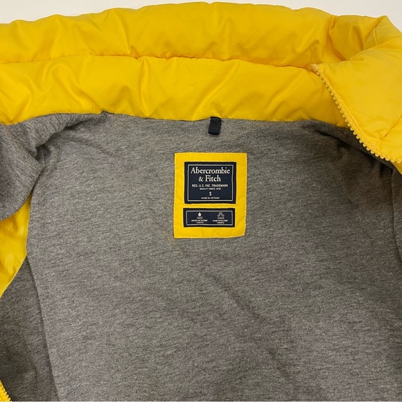 Yellow Puffer Jacket, Abercrombie & Fitch. Size S - Picture 5 of 13